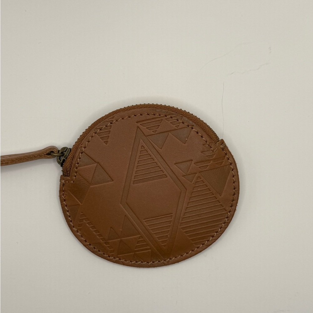 Pendleton Round Tan Genuine Leather Coin Purse Wallet Zip Closure